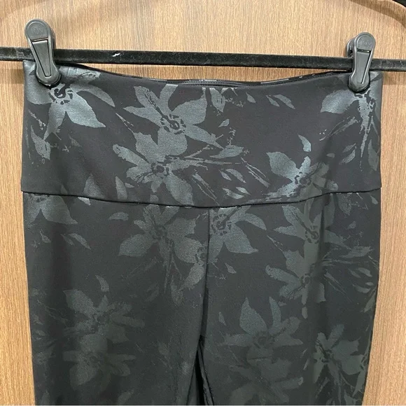 SOFT SURROUNDINGS Black Twilight Floral Pants Size XS(2/4) Thick Pull-On Casual - Picture 4 of 11